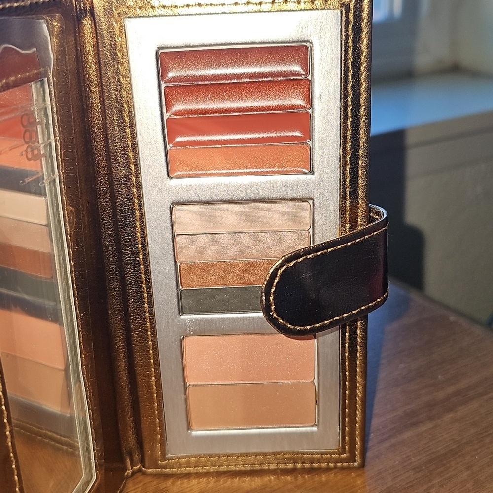 Vintage Pop Beauty Bronze Pop Makeup Palette - Collector's Item - Never Used